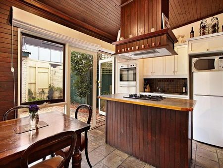 WARM AND WELCOMING SINGLE FRONTED TERRACE! - Photo 2