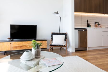 ASTORIA APARTMENTS - Photo 2