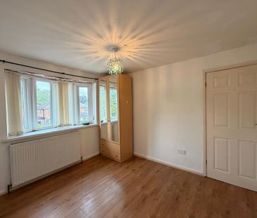 4 bedroom semi-detached house to rent - Photo 6
