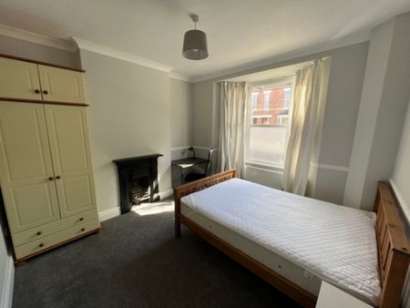 4 Bed Student Accommodation - Photo 4