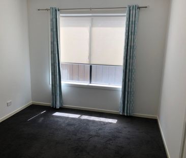 Fabulous Family 4Br Home in Gateway Estate, Truganina! - Photo 5