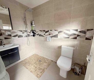 3 bedroom semi-detached house to rent - Photo 4