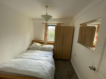 2 Bed Flat, Fremington Court, CV1 - Photo 2