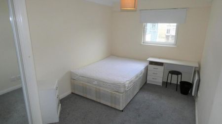 3 bedroom flat to rent - Photo 5