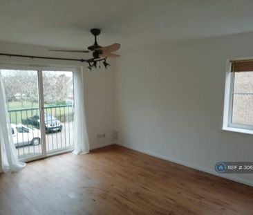 2 bedroom flat to rent - Photo 1