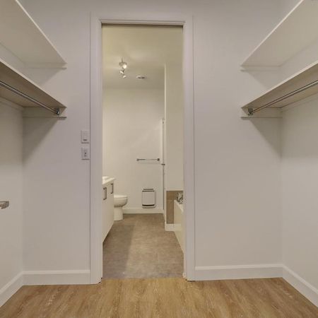 Quartier Équestre - Appartement 4 1/2 à louer - Lumineux / Garage / Ascenseur / Internet et Câble ! - Photo 4