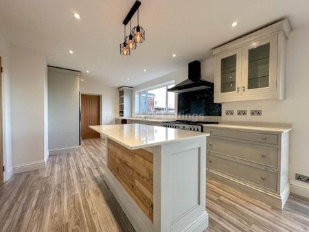 3 bedroom detached house to rent - Photo 5