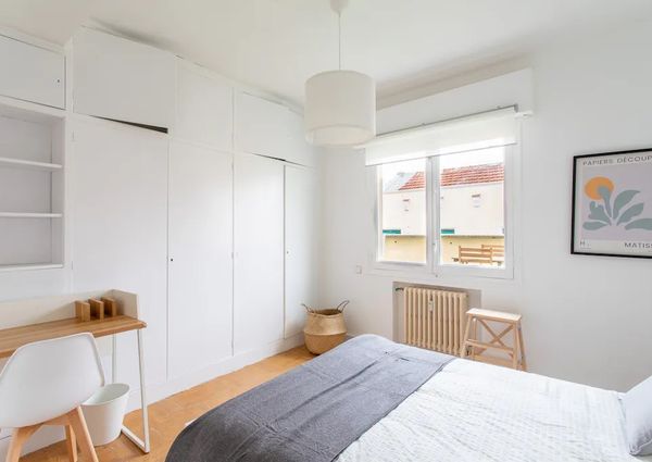 Calle de la Infanta Mercedes, Madrid, Community of Madrid 28020