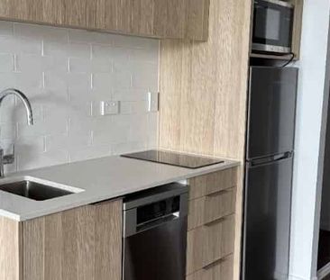 Modern Studio Apartment in Ellerslie - Photo 2