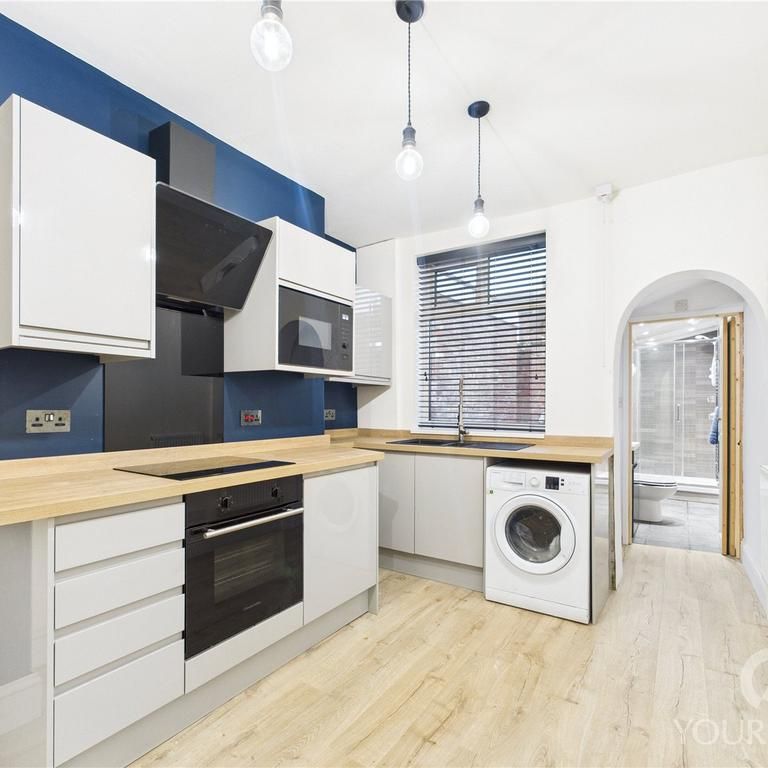 2 bedroom terraced house to rent - Photo 1