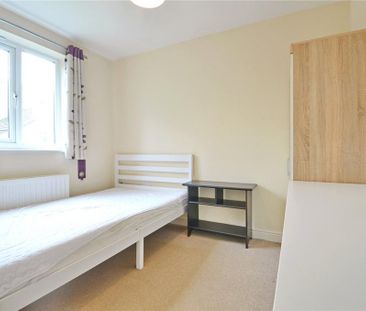 6 bedroom semi-detached house to rent - Photo 2