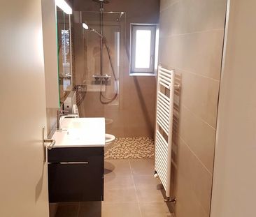 Charmant appartement de 3 pièces avec balcon au centre du village - Photo 2