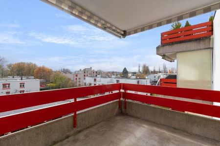 quartier résidentiel ensoleillé dans un environnement adapté aux enfants - Photo 5