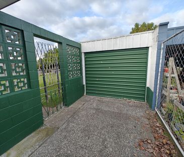 Family Home in Hamilton East - Photo 2