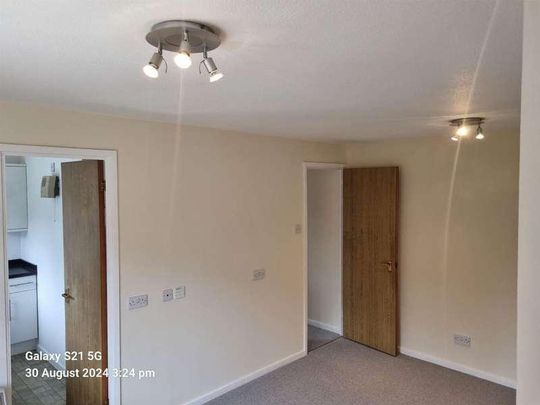 Heron Court, Colindale, London, NW9 - Photo 1