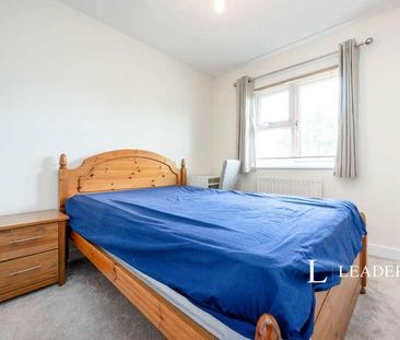 Large Bedroom Home - Lu - Close To Leagrave Station, LU4 - Photo 3