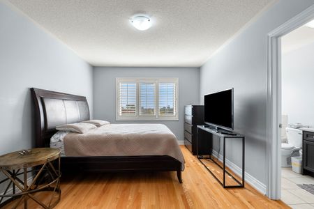 For Lease - 21 Ypres Road, Toronto, Ontario - Photo 3