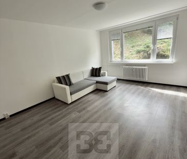 Pronájem bytu 3+1 74 m², Prosluněná 559, Praha - Photo 2