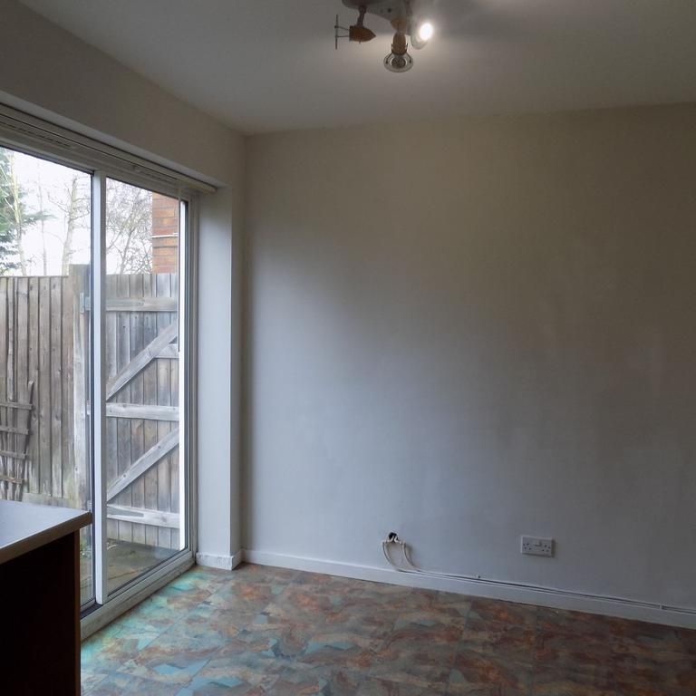 3 bedroom terraced house to rent - Photo 1