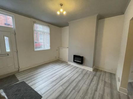 2 bedroom terraced house to rent - Photo 3