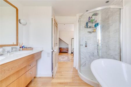 4 bedroom terraced house to rent - Photo 3