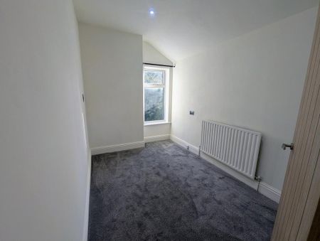 3 bedroom end of terrace house to rent - Photo 4