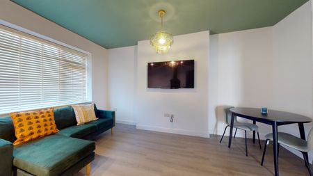 65 Forest Road Flat 4 - Photo 5