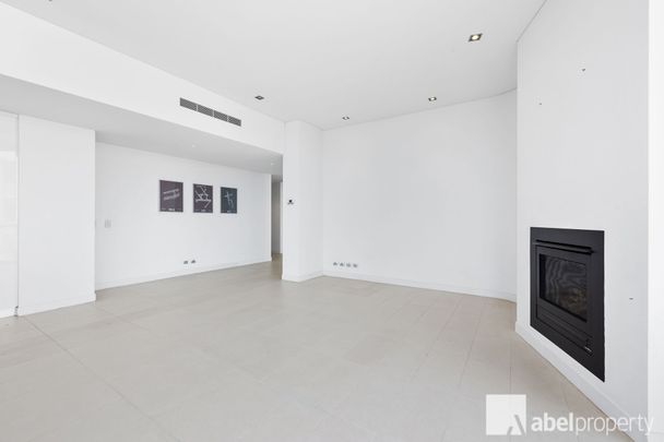 Fantastic Views Right On Fremantle Harbour! - Photo 1