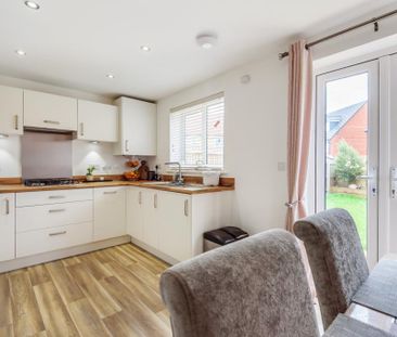 3 bedroom semi-detached house to rent - Photo 5