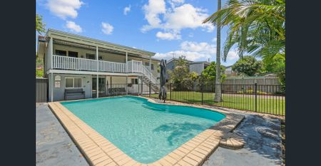 Beautifully Presented Family Home in a Quiet Keperra Pocket - Photo 4