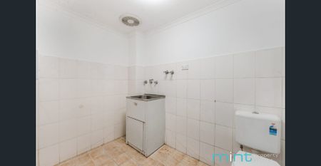 Three Bedroom Apartment - Photo 3