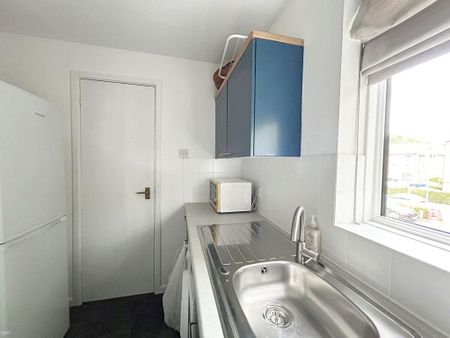 Studio to rent - Photo 5