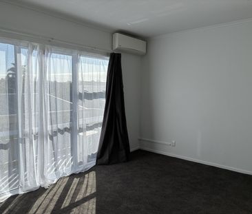 Sunny and Light - Photo 2