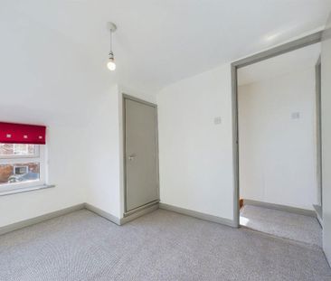 2 bedroom semi-detached house to rent - Photo 5