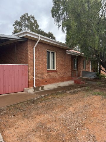 48 Edinburgh Tce, Port Augusta - Photo 3