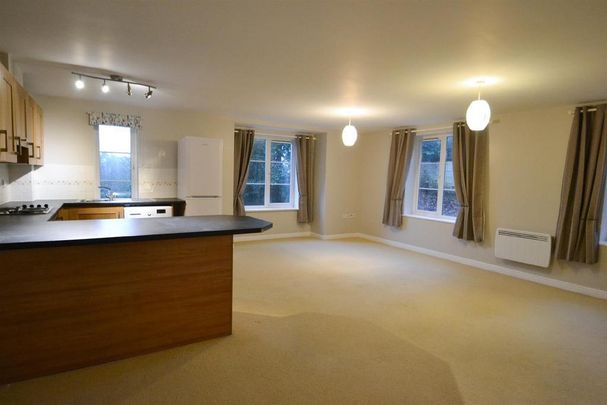 2 bedroom flat to rent - Photo 1
