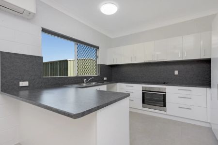 117 Hastings Street, Mount Louisa. - Photo 5