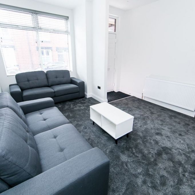 Hartley Grove, Woodhouse, Leeds - Photo 1