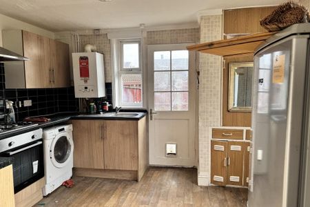 2 bedroom detached bungalow to rent - Photo 4