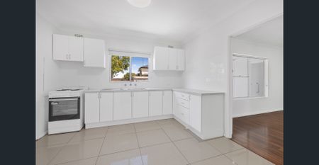 Welcoming Family Residence in a Prime Bexley Pocket - Photo 3