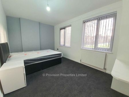 4 bedroom townhouse to rent - Photo 4