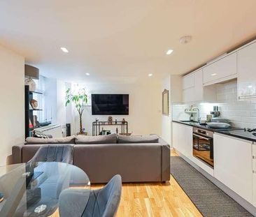 Woolwich Manor Way, Gallions Reach, E16 - Photo 1