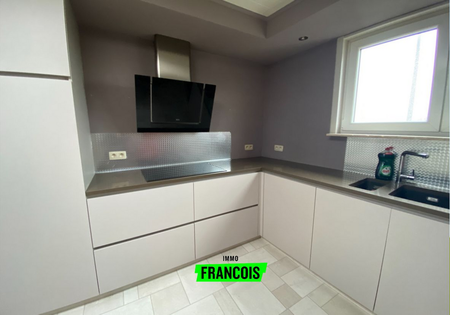 Bel etage woning te Prins Albertlaan Oostende met garage én tuin. - Photo 2