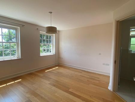 5 bedroom detached house to rent - Photo 2