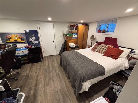 For Lease - 96 London Street, Hamilton, Ontario - Photo 4