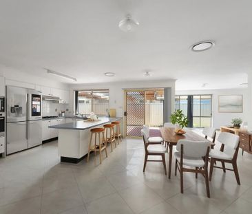 Discover your perfect family retreat, nestled in the heart of Casula! - Photo 1