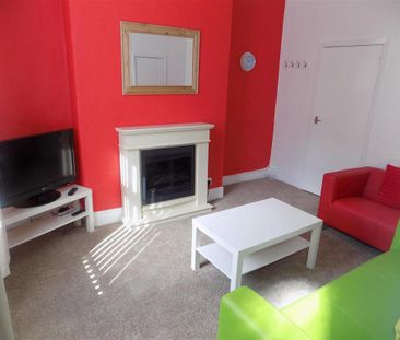 3 bedroom terraced house to rent - Photo 6