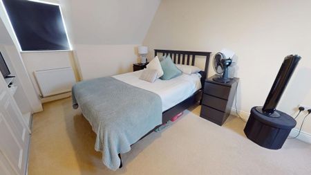 3 bedroom end of terrace house to rent - Photo 4