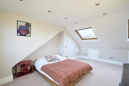 3 bedroom terraced house to rent - Photo 3