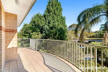 Renovated Top Floor Apartment with Space, Sun & Convenience - Photo 3
